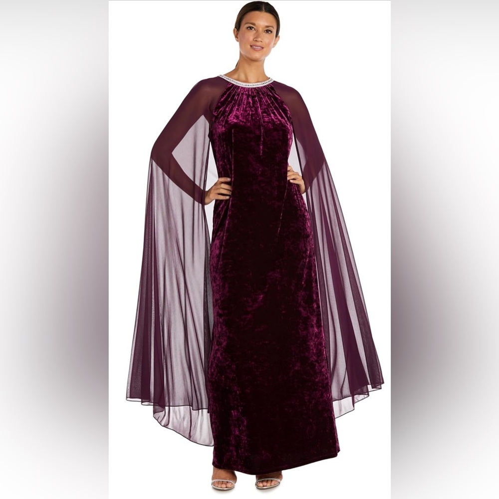 R & M Richards
1Pc Long Sheath Dress With Rhinestone Neck & Chiffon Cape Sz 18W